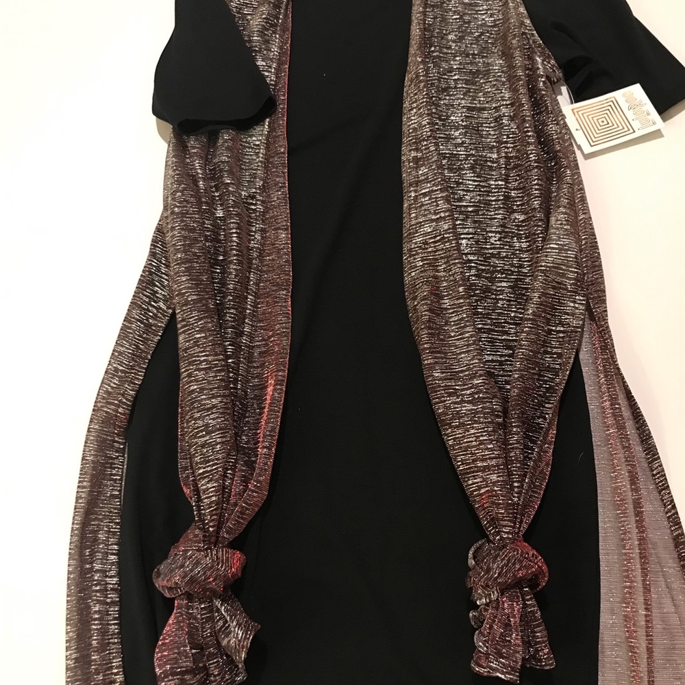 Lularoe elegant joy sz medium (2 + get 10% off)